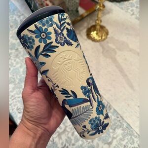 New Starbucks x Farm Rio 24 oz Tumbler with Straw Blue White Tropical Pattern